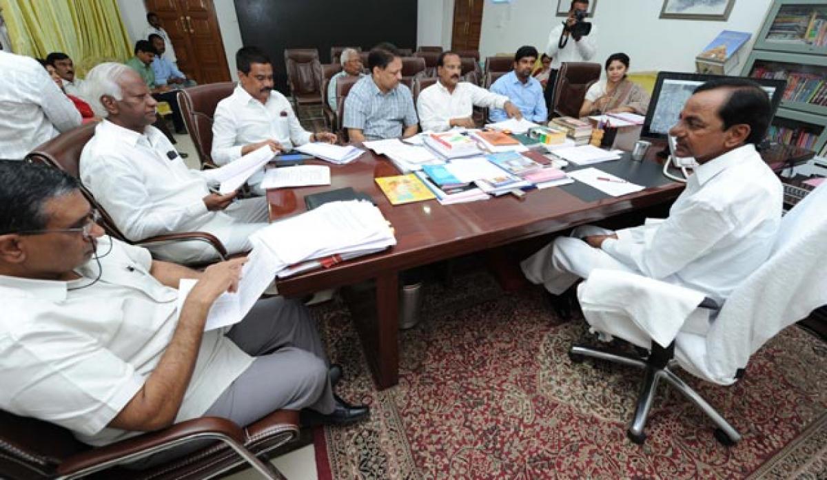 KCR asks officials to supply pumpsets to villagers soon