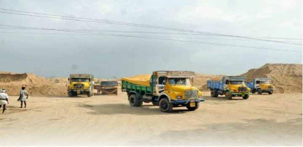 Curbs turn boon for sand mafia