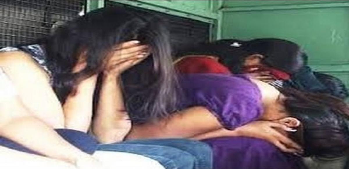 Vizag Telugu Sex - Vizag call girls prostitution racket busted in Seethampet, agent held