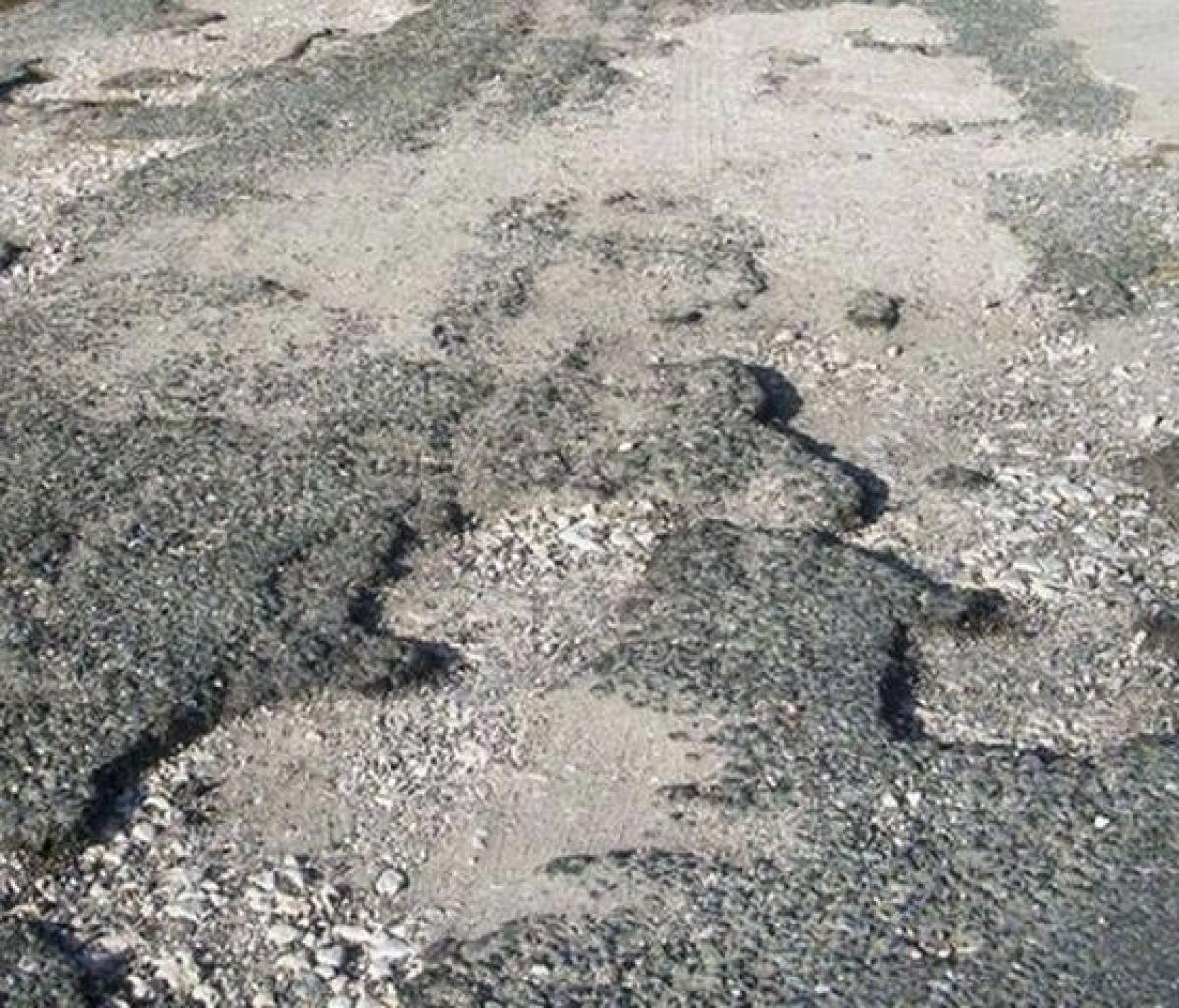 City of bad roads: No solution in sight