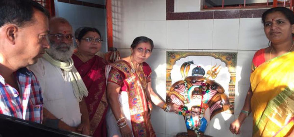 Jashodaben Modi visits Ambedkar temple