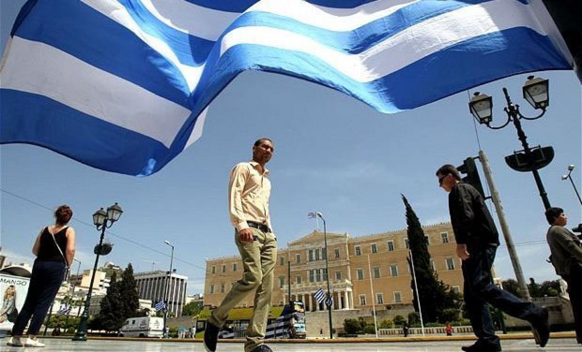 Difficult Greece bailout talks halted as deadline looms