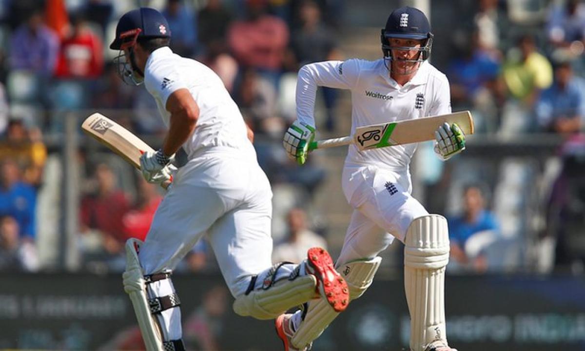 England post 117-1 against India at lunch on Day One