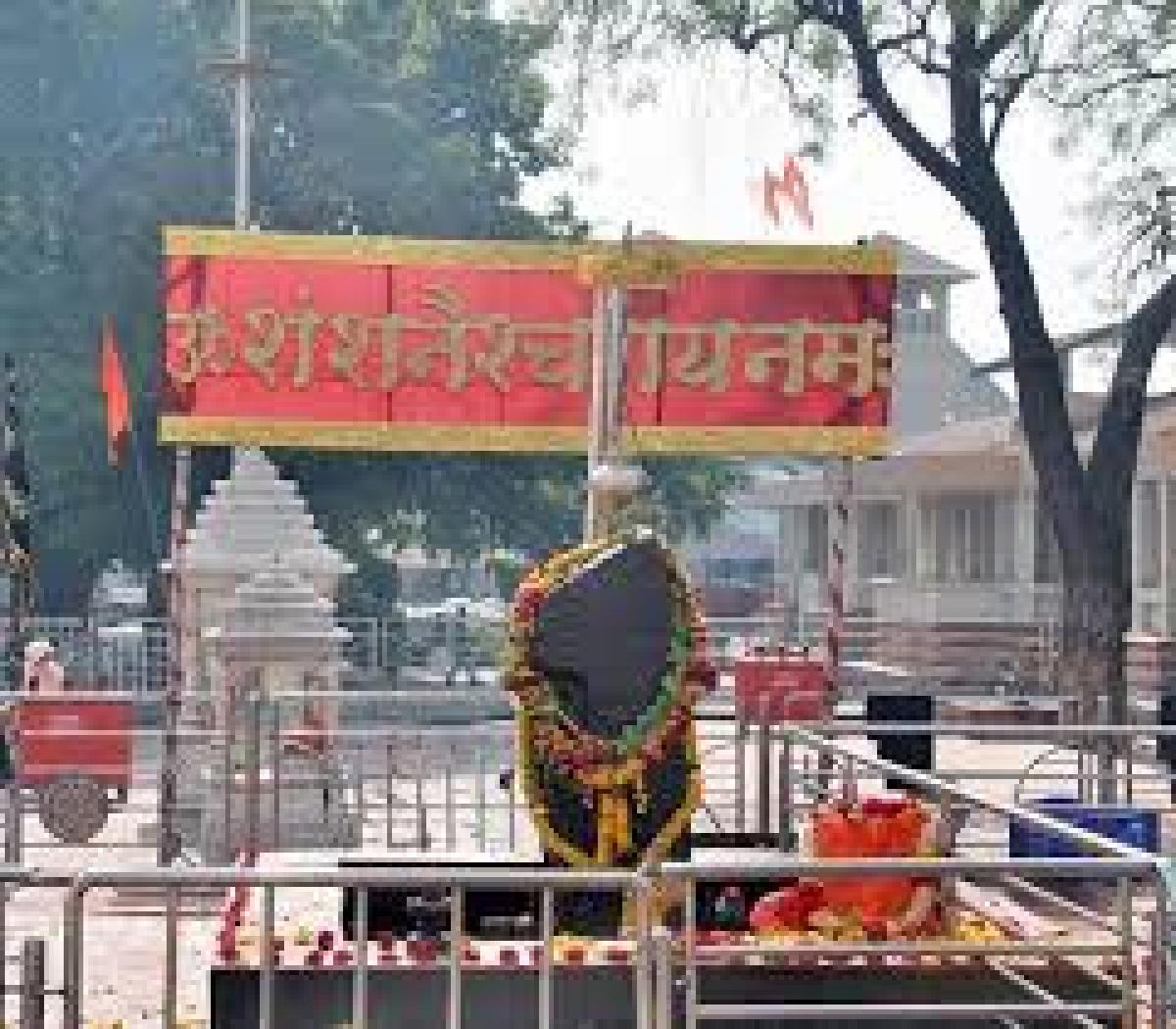 Womens group threatens to land on Shani temple in chopper