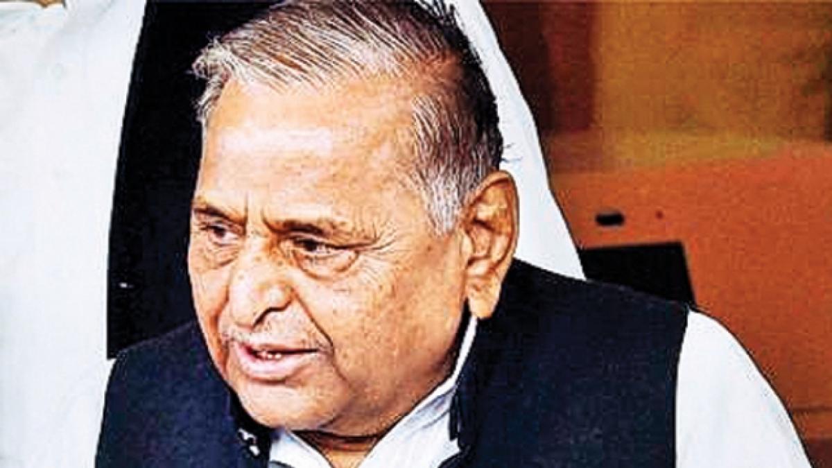 Mulayam Singh advises PM Modi to visit kin of martyrs