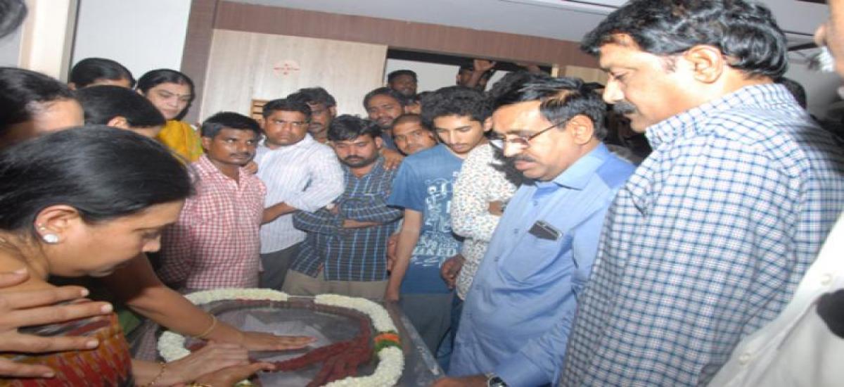 Minister Narayanas son Nishiths last rites held