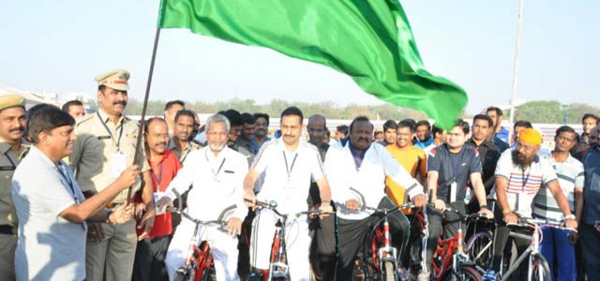 4K cycle rally by Karimnagar Police department