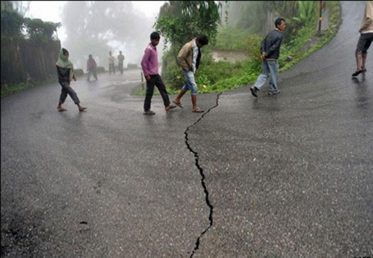 Tremors in Guntur make residents flee homes