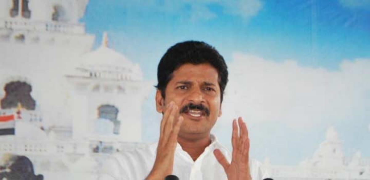 Revanth seeks cine industry help for distressed farmers