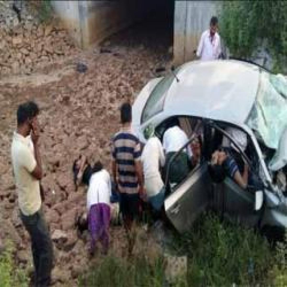 Three killed, two injured as car overturns in Nalgonda