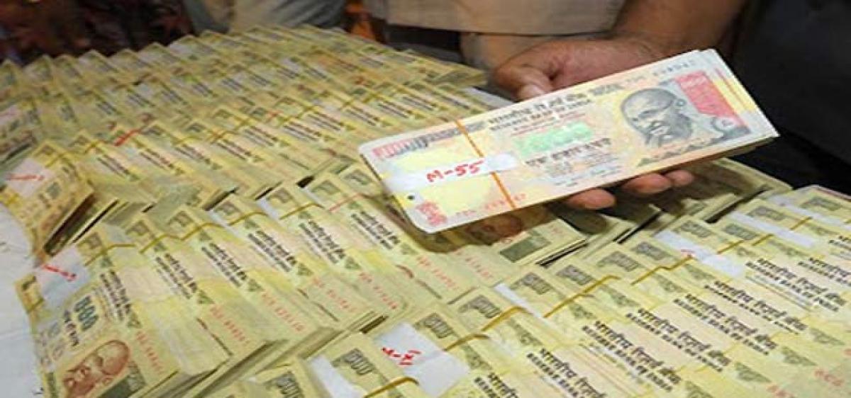 8 held with unaccounted cash, 58 lakh seized