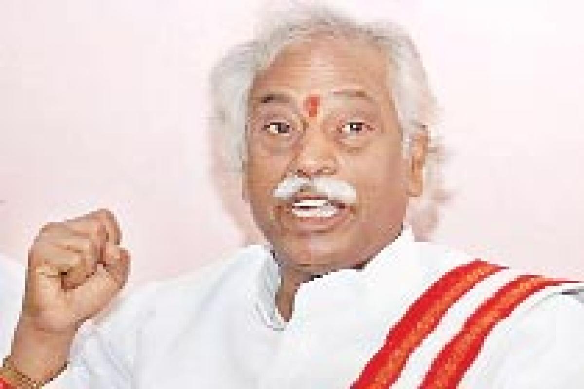 Dattatreya felicitates newly-appointed BC Commission chief, members