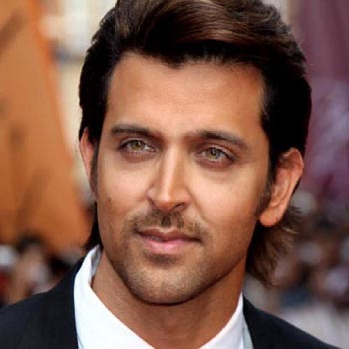 Hrithik Roshan scores 10 Million followers on Twitter