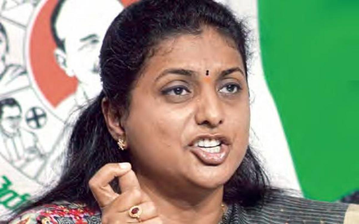 YSRCP MLA Roja extends support to Dharna against liquor shops in Chittoor