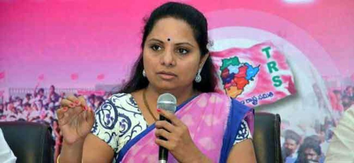 Nizamabad meeting:MP Kavitha hails schemes proposed by TRS party