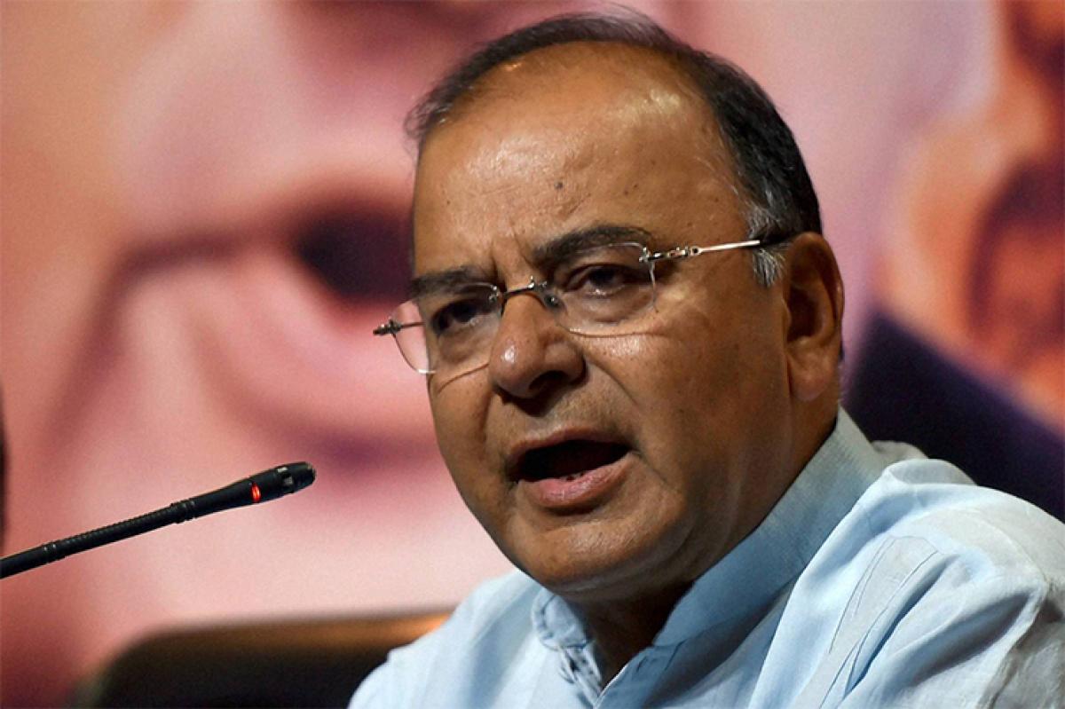 Jaitley: Dictatorship not possible now