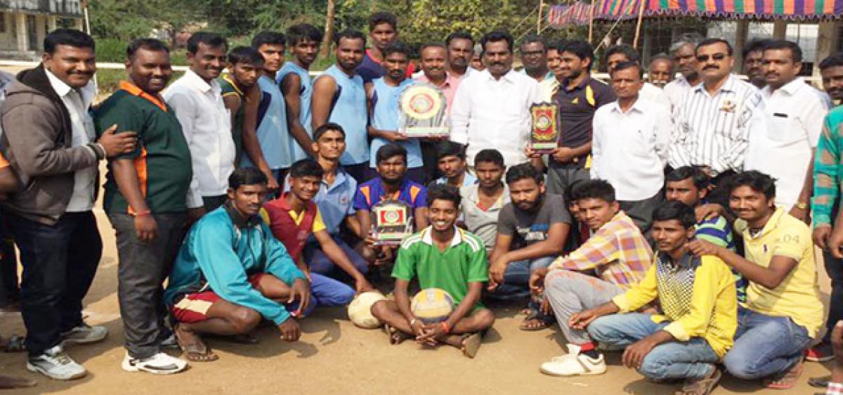 Gudur team wins Palakurthy volleyball tourney