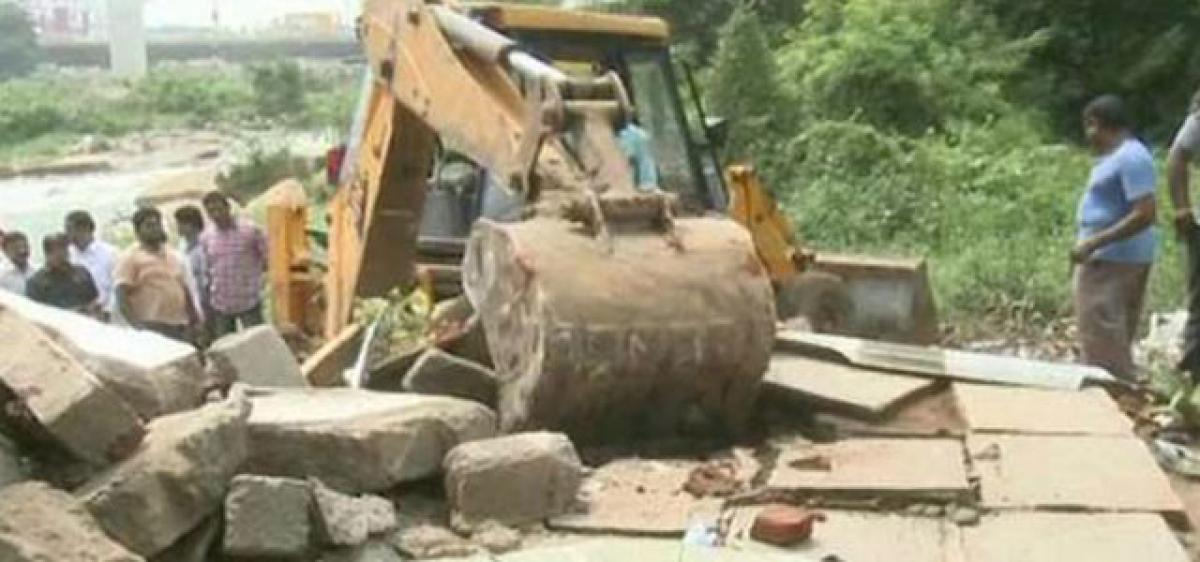 Politicians force GHMC demolition drive to a halt