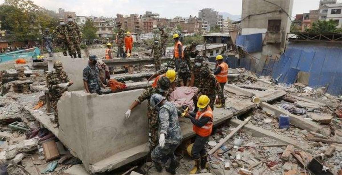 India offers $1 billion quake aid to Nepal