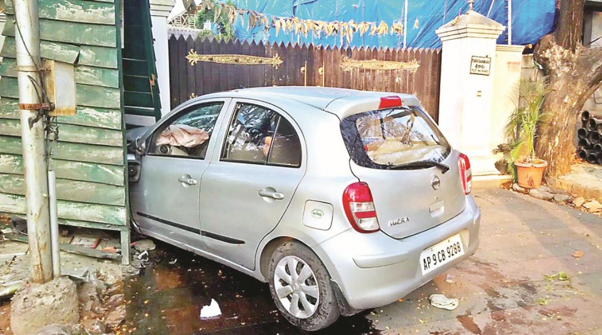 Pie-eyed minor rams car into ex-ministers house