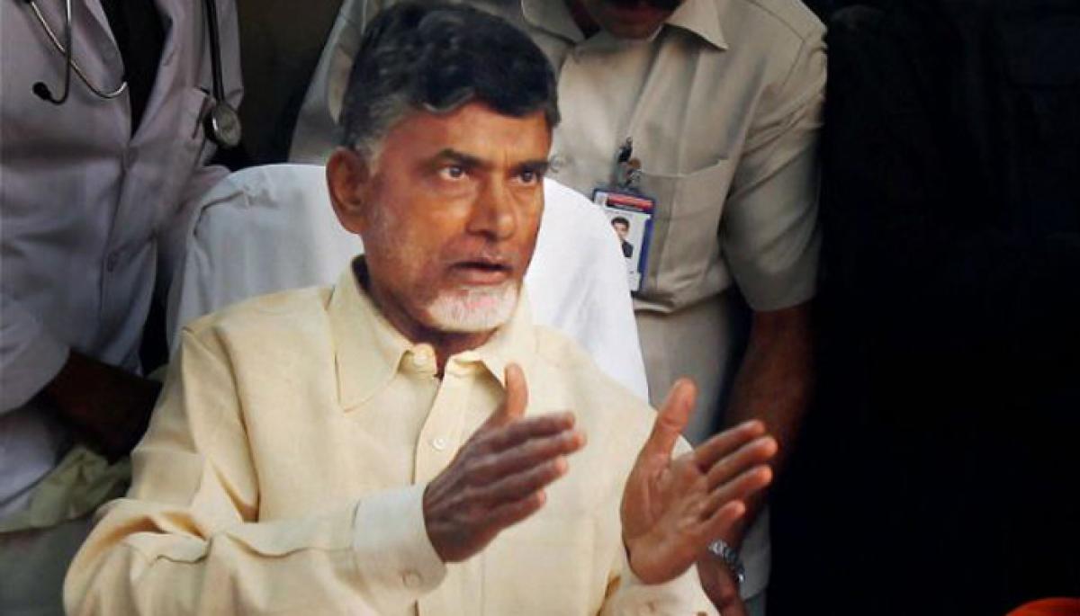 Cyclone Vardah: Chandrababu assures assistance to TN