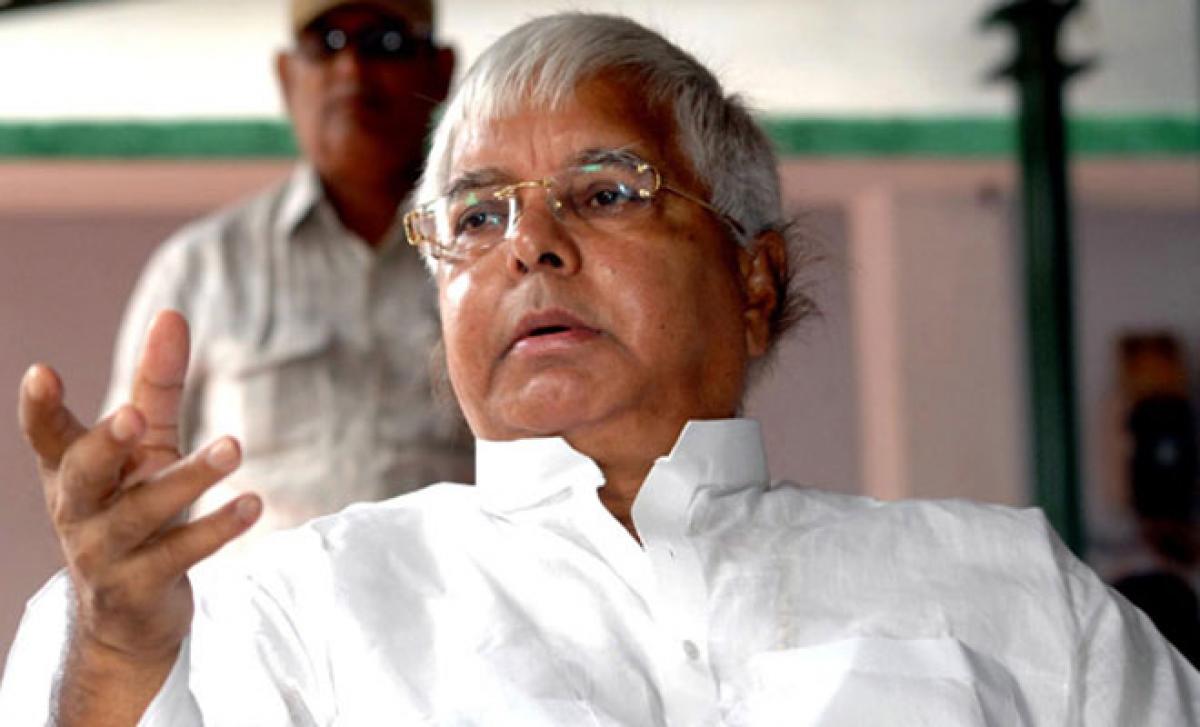 Samajwadi Party rift: Lalu Prasad extends support to Mulayam Singh