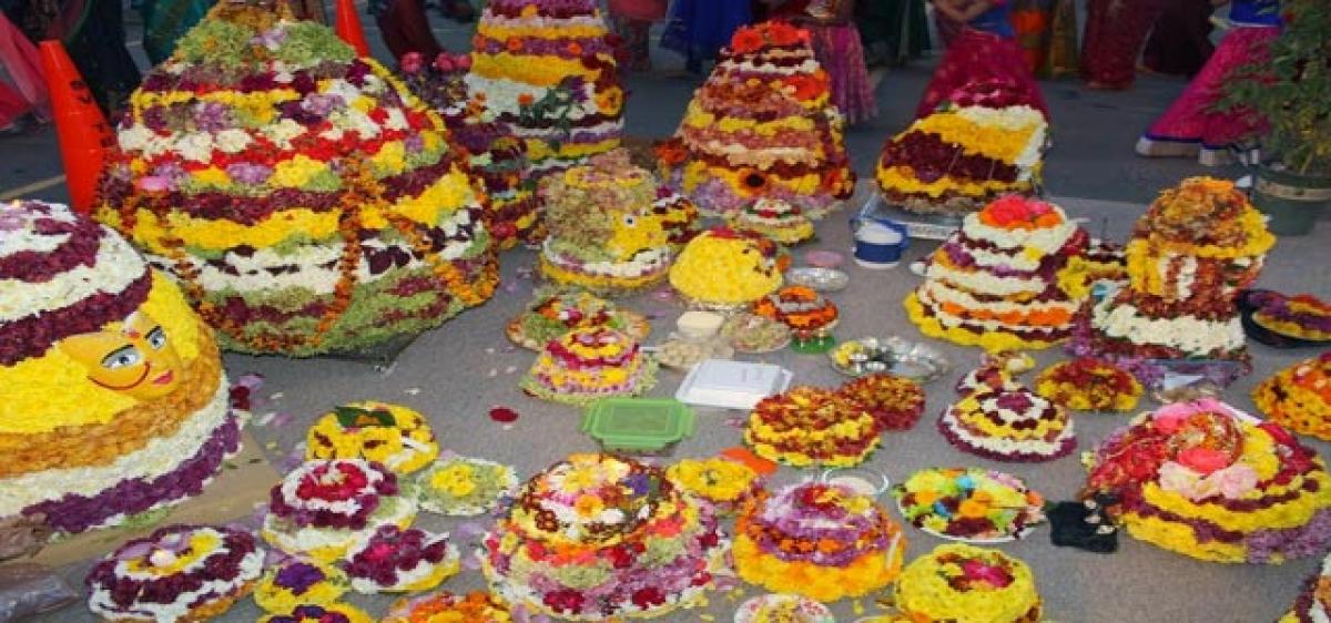 Centre turns down Bathukamma tableau 