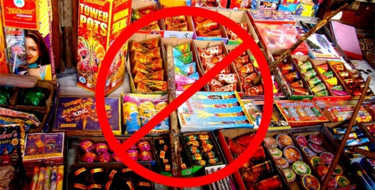 Ban on crackers in public places for Diwali