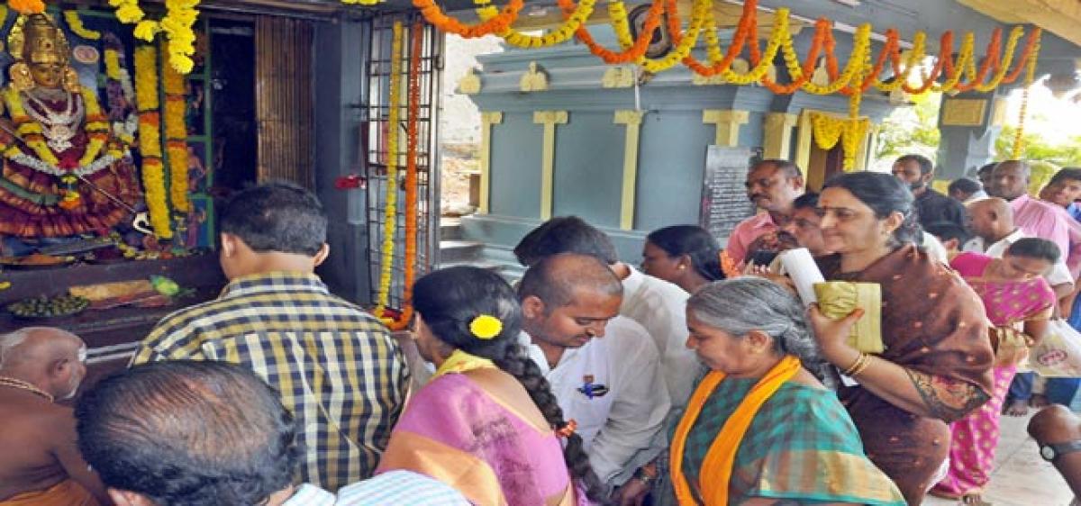 About 1 lakh pilgrims visit Tirumala on New Year Day