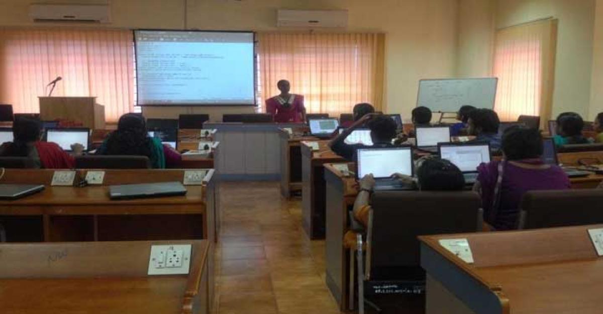 Workshop on functional programming using JAVA 8 held for CSE students