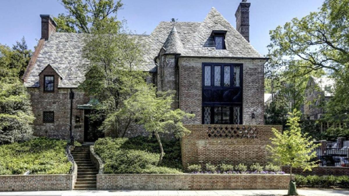 Obamas purchase their Washington D.C. rental house