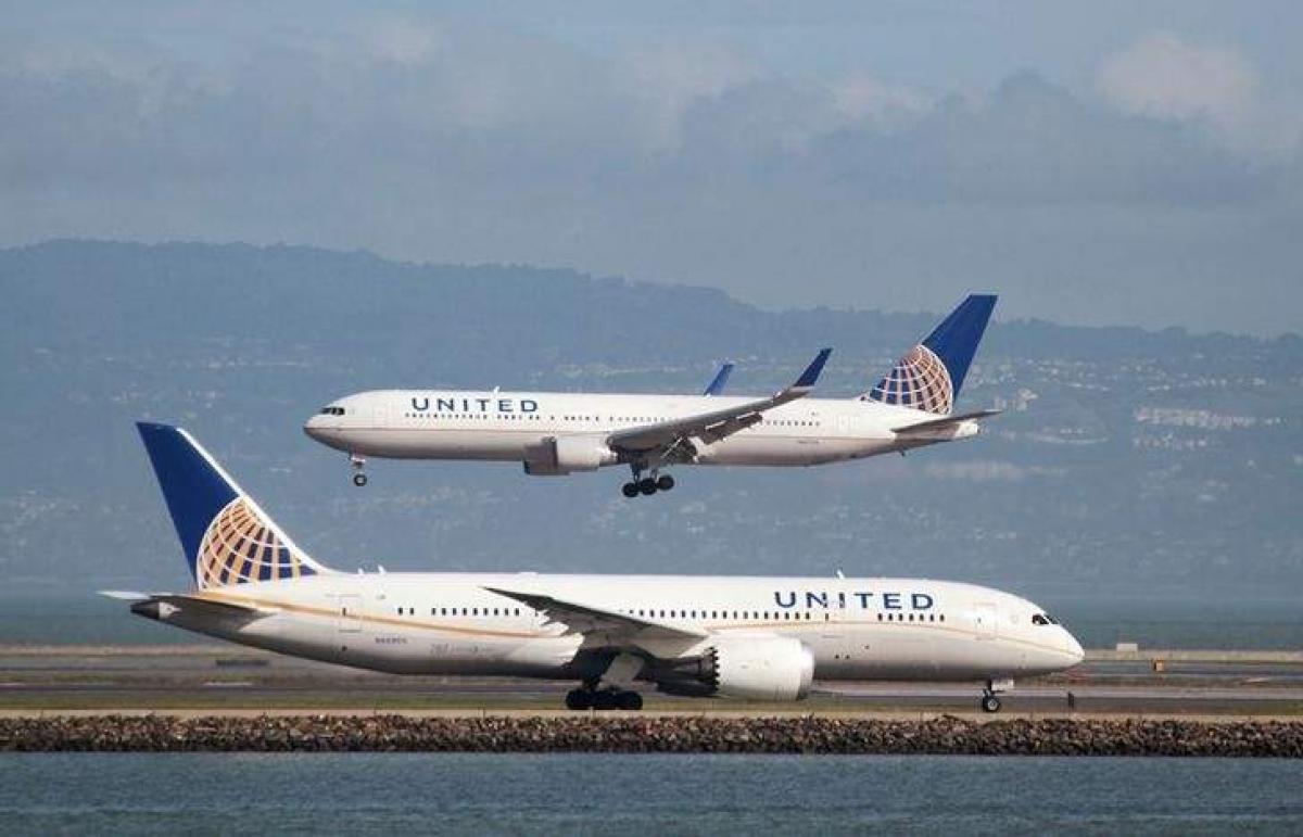 United Airlines to save evidence in dragged passenger case