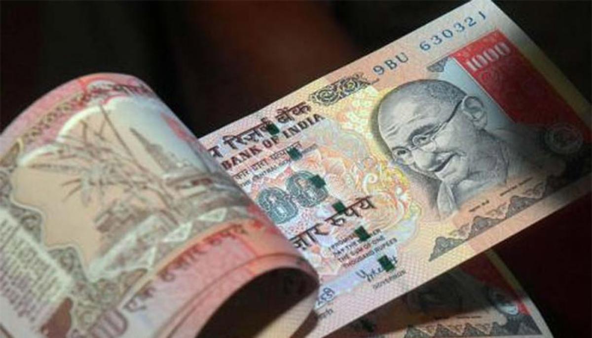 Demonetised Rs 1,000 notes found floating in Ganga River