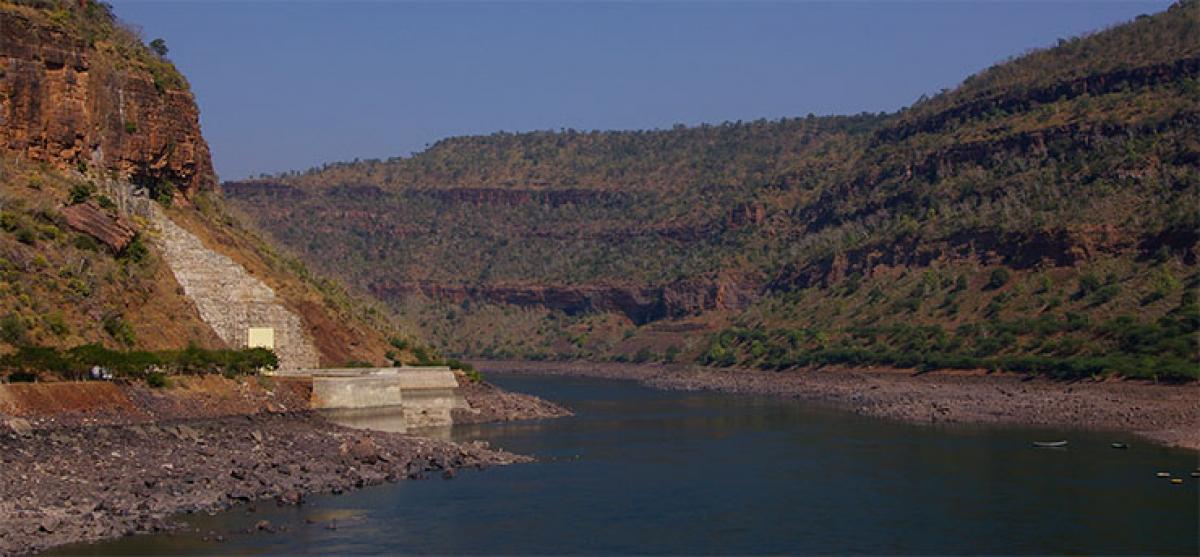 Project linking Godavari, Krishna rivers in Andhra dedicated to people