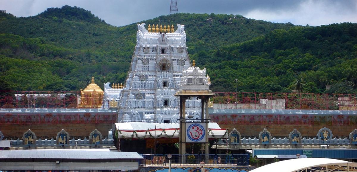 AP Special Status: Farmers leave to Tirumala to seek blessings