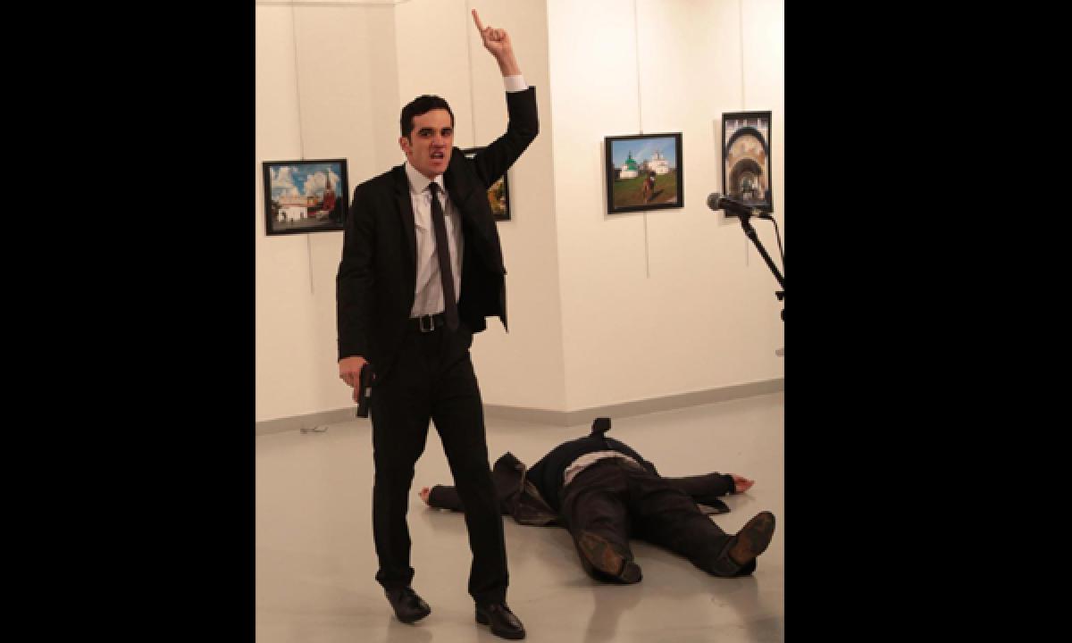 Gunman shouts dont forget Aleppo, Allahu Akbar as he shot Russian envoy Andrei Karlov at Ankara