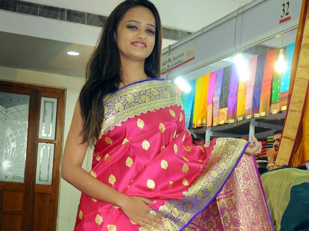 Actress Satya inaugurates Silk India Expo in city