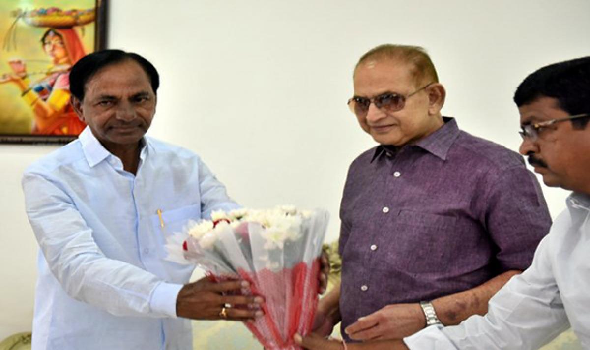 Krishna, Vijayanirmala meet KCR