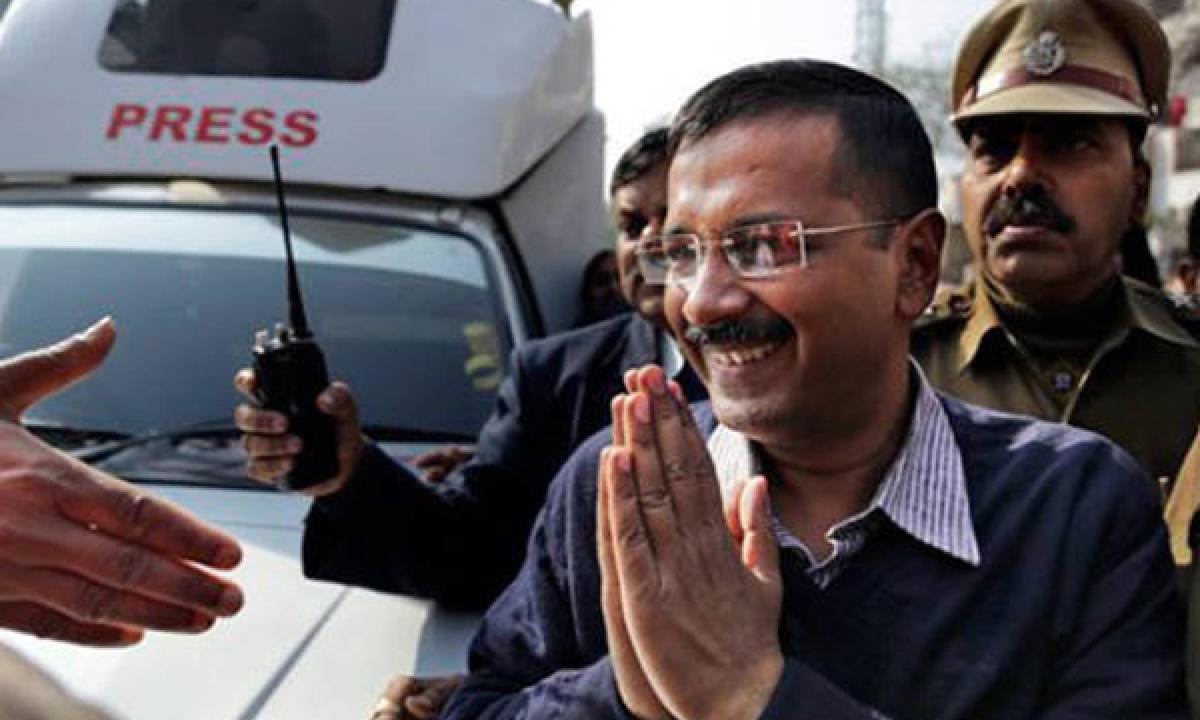 Delhi cops arrest 120 BJP councillors outside Kejriwals residence