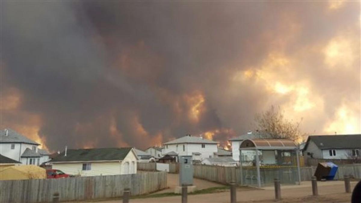 100,100 residents evacuated as huge blaze engulfs Canadian city