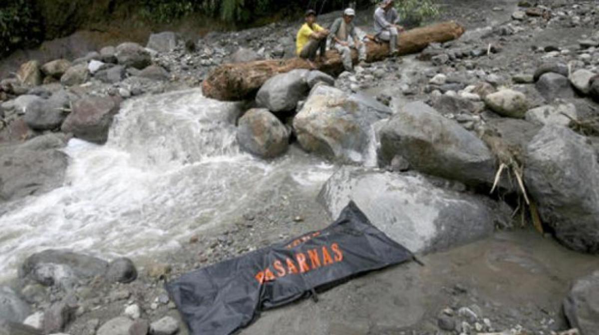 Floods, landslides kill 24 people in Indonesia