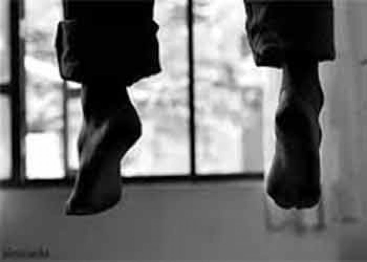 Sub-inspector commits suicide in RR district