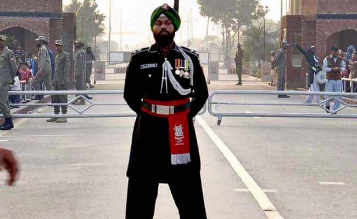 First Pakistani Sikh Ranger Shines At Wagah Border Ceremony