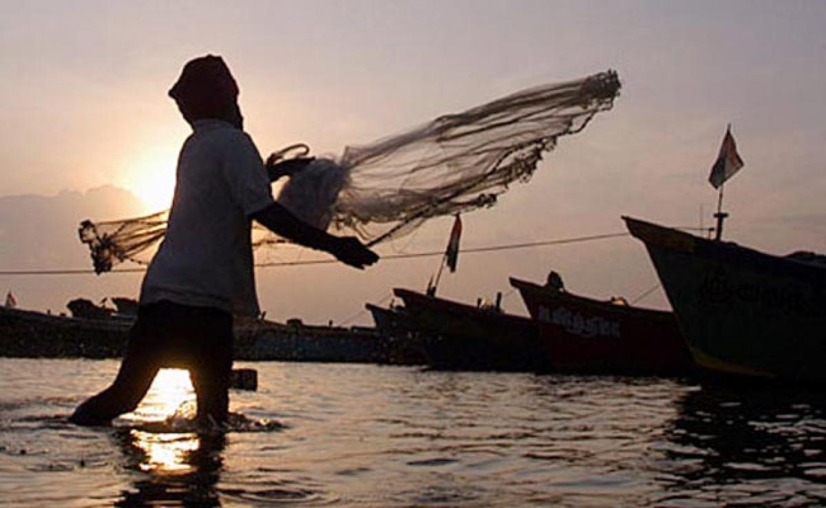 Pakistan Detains Over 100 Indian Fishermen Off Gujarat Coast