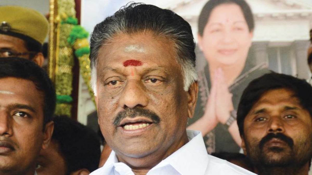 Remove Sasikala photos from AIADMK office: OPS camp fires fresh salvo