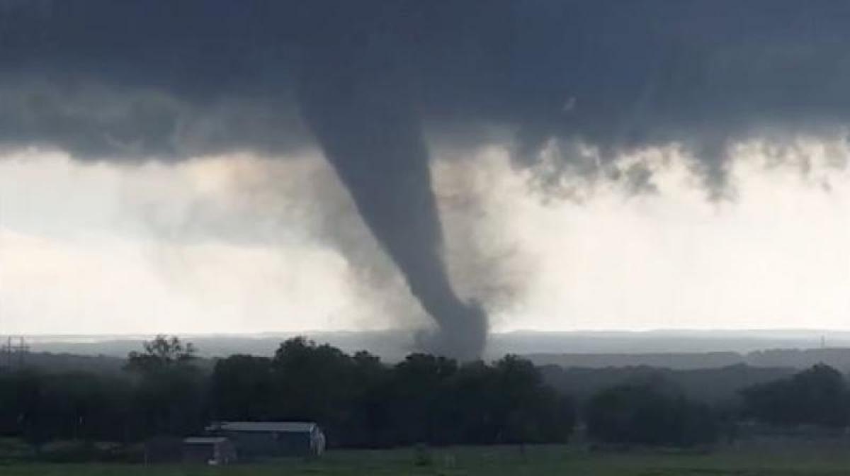 Massive tornadoes rip across Oklahoma, at least 2 killed