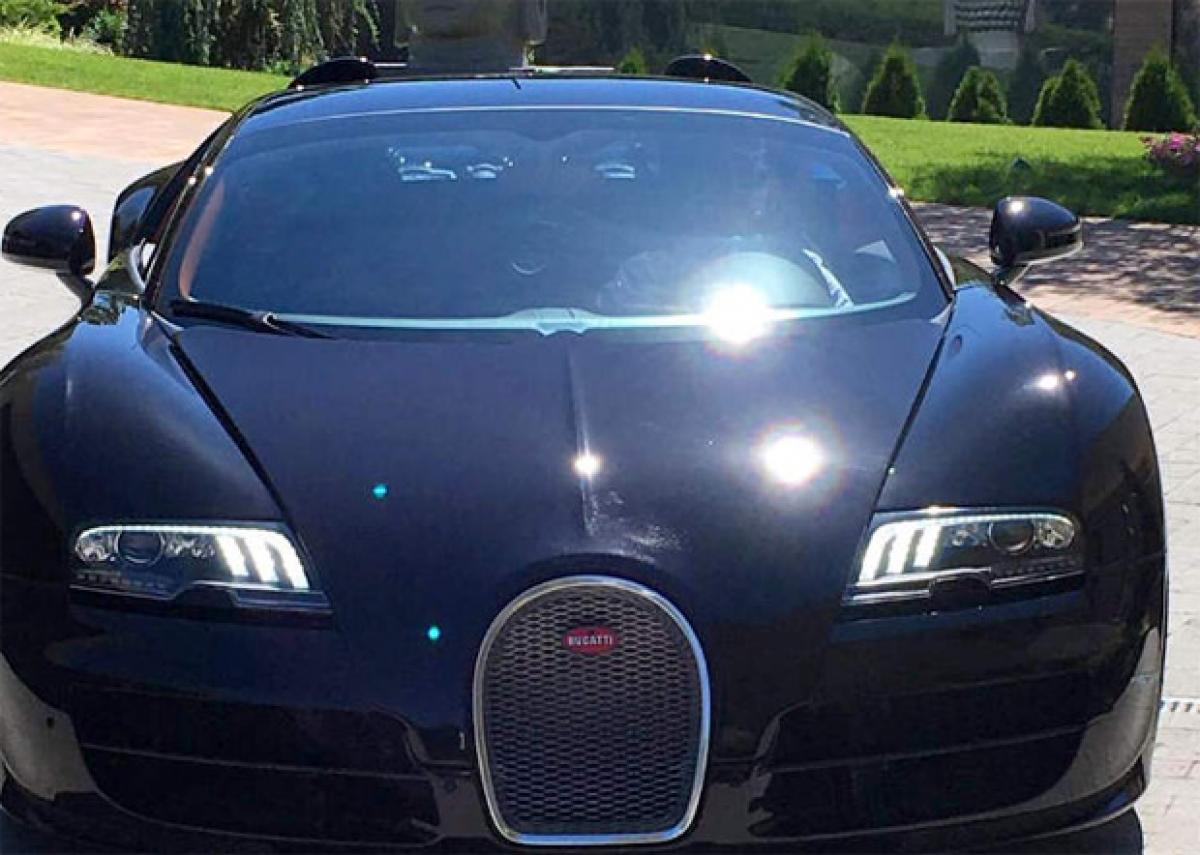 Check out: Ronaldos Bugatti Veyron 