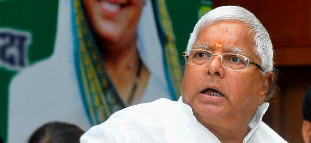 Lalu demands impartial probe into killing of SIMI activists