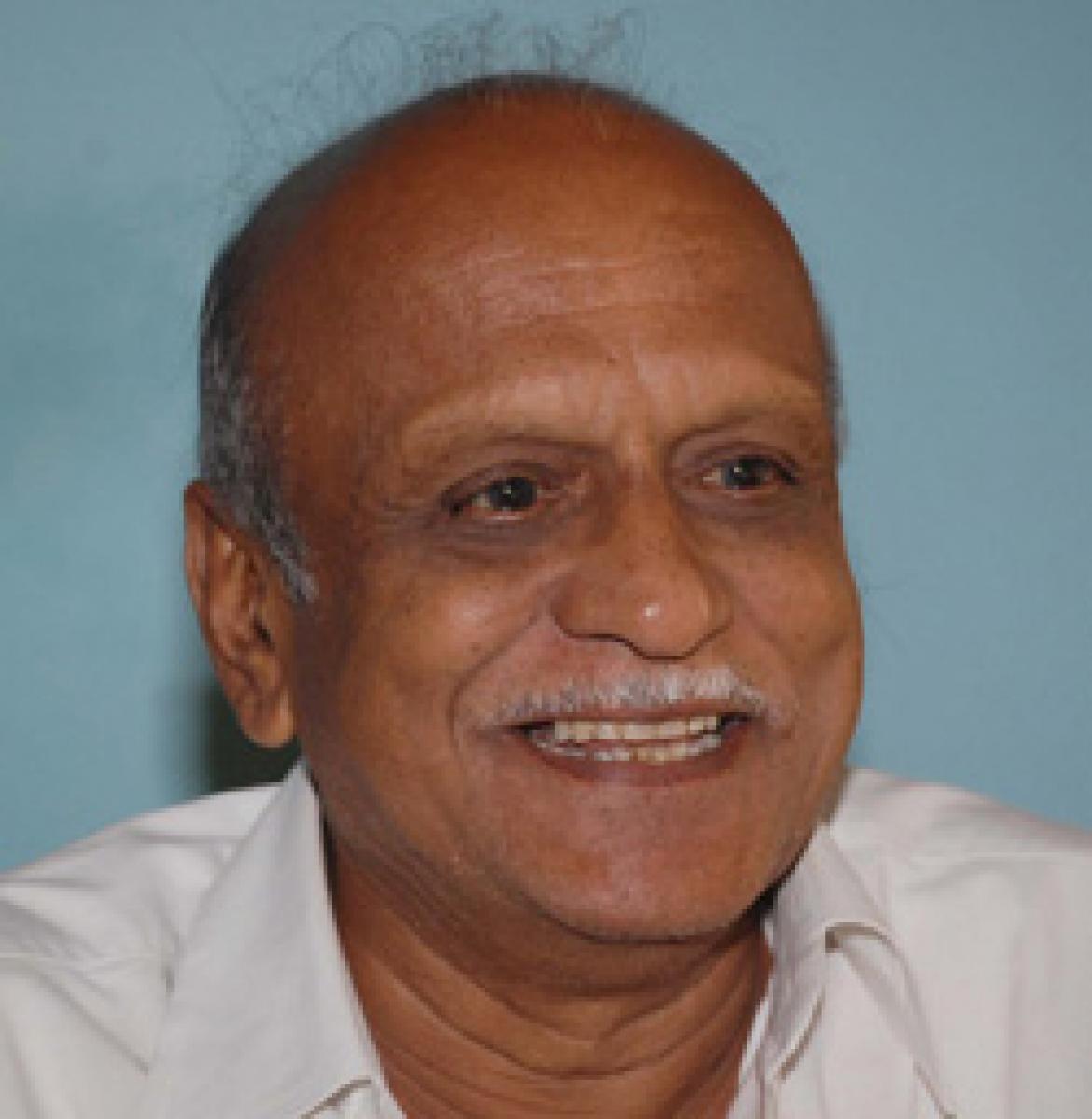 Scholar Kalburgi shot dead