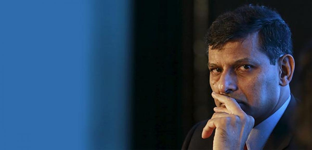 As Rajan Completes Second year, Pressure Mounts to Cut Rates